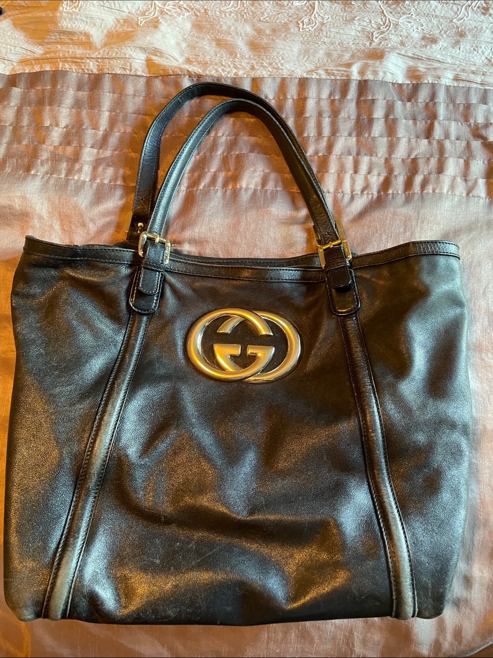 Gucci Black Leather Shoulder Tote with Gold Double-G Emblem - Picture 2 of 8